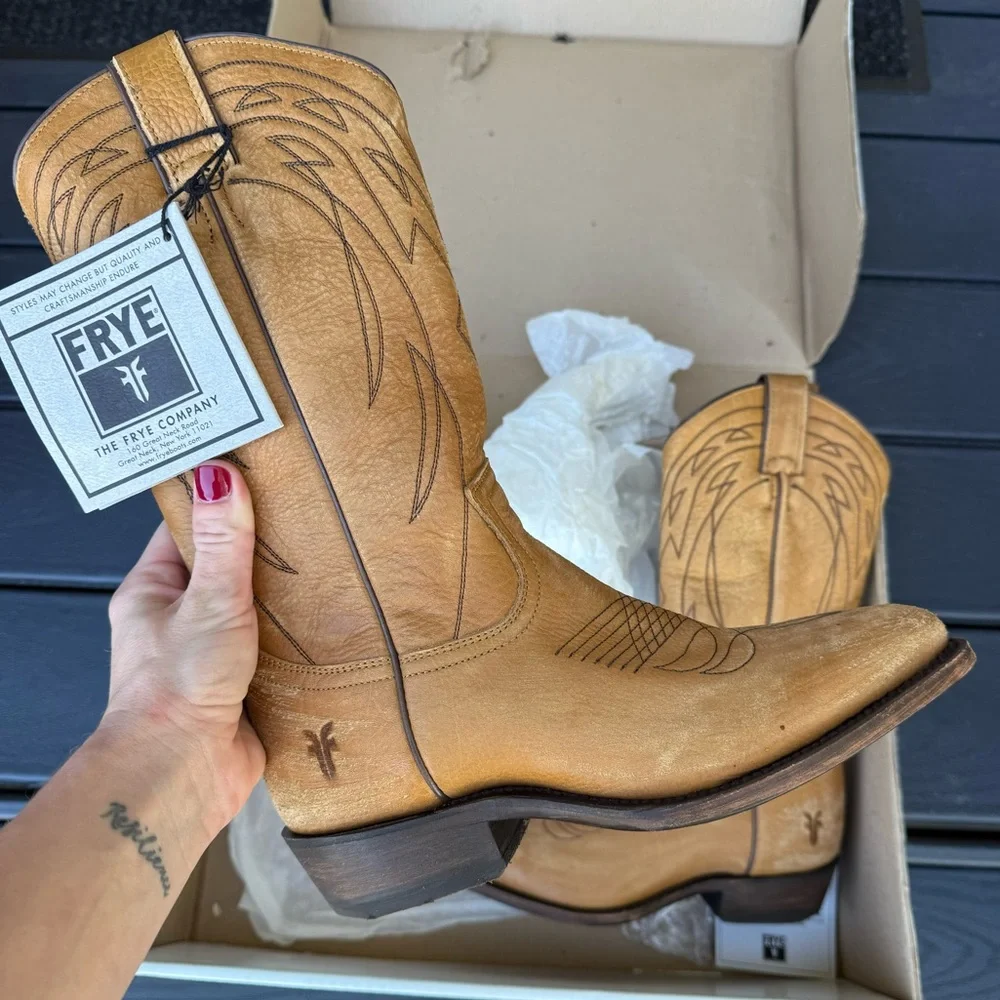 NWT Vintage Frye Billy Pull On Light Tan Cowgirl Boots size 7M - Picture 2 of 13